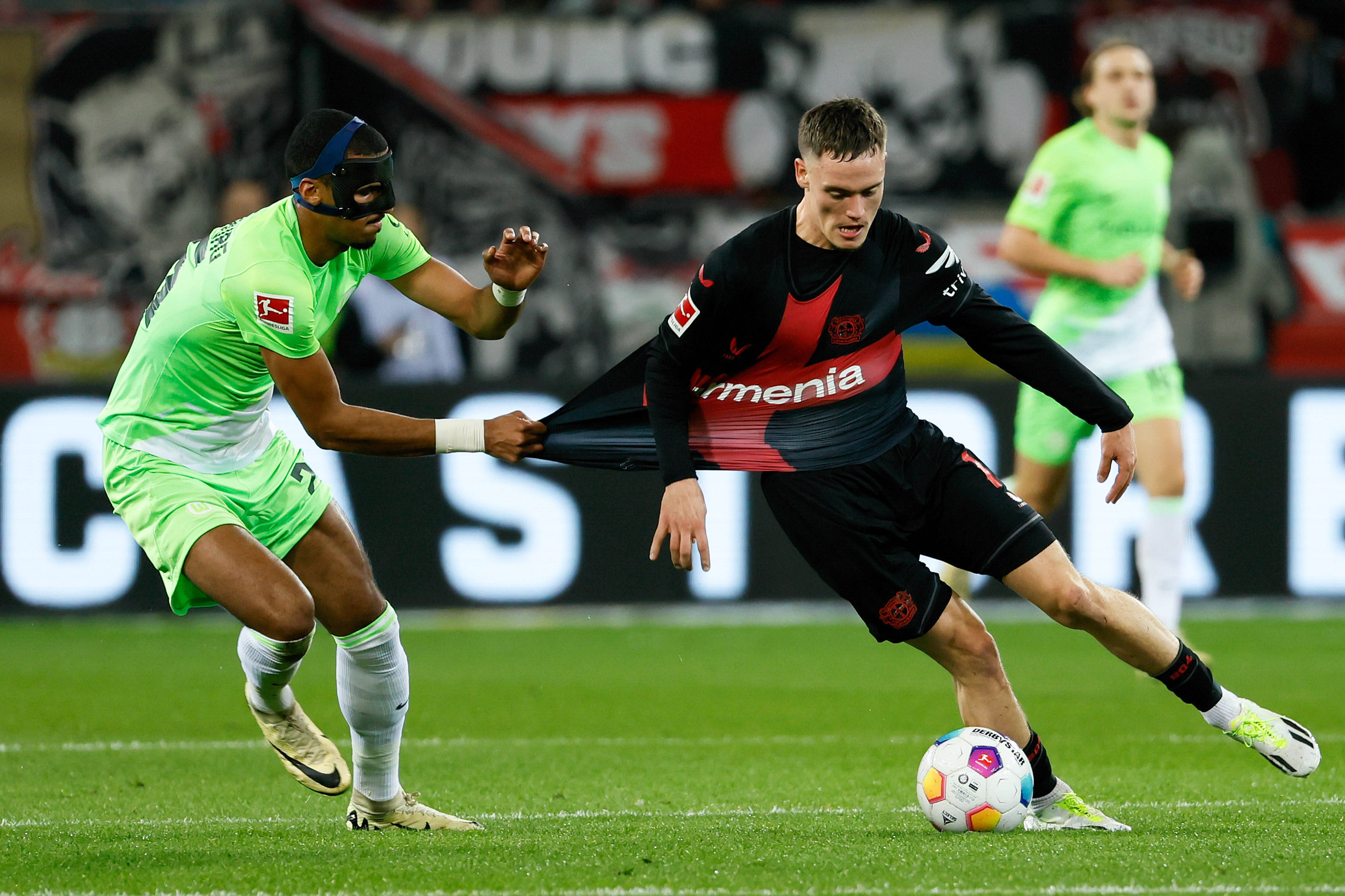 包含沃尔夫斯堡主场惨败，战绩遭遇滑坡的词条