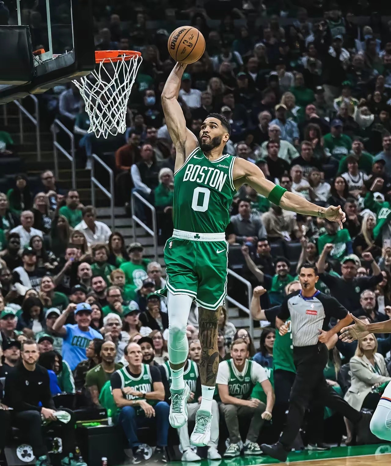 九游体育登录-包含凯尔特人客场力克尼克斯，主力全员爆发获胜的词条