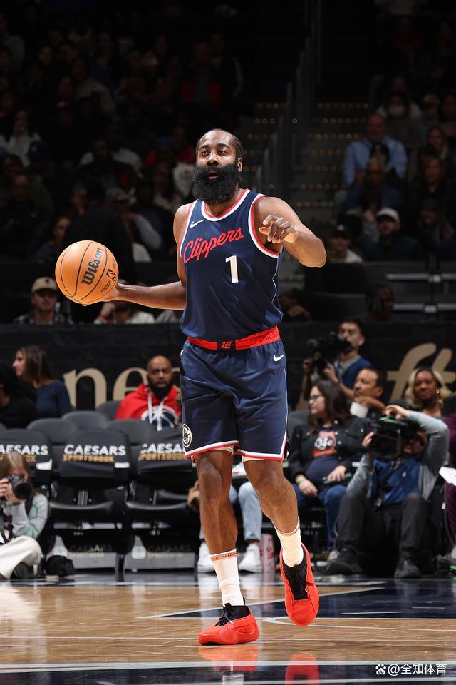 火箭队惨败!詹姆斯哈登不满主帅战术决策