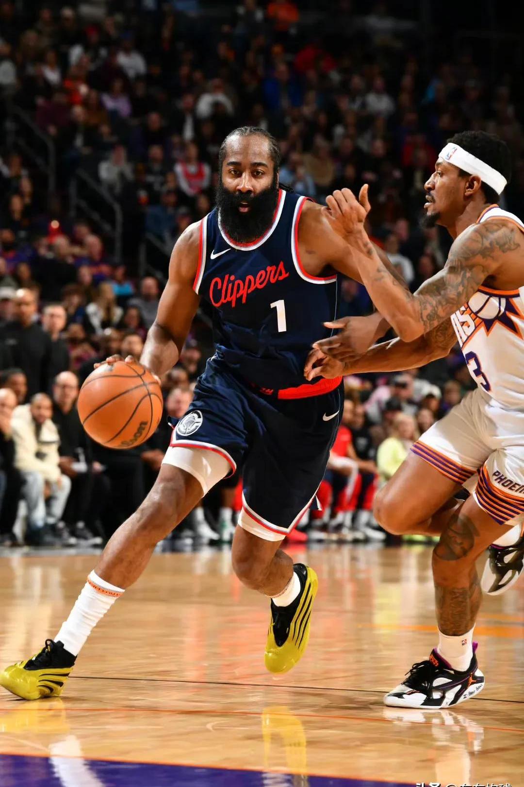 篮网不敌爵士，哈登高效表现无力帮助球队获胜