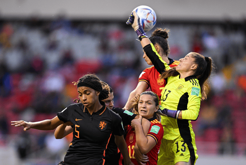 巴西女足队员在训练中表现出色 巴西女足队员在训练中表现出色