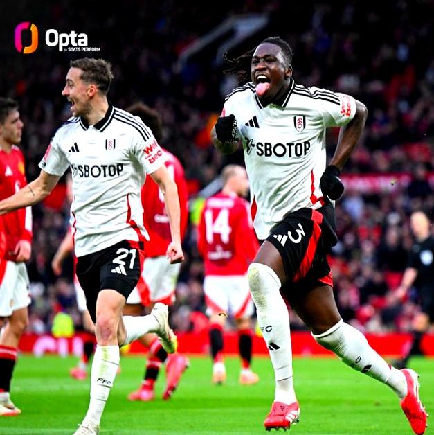 九游体育官方登录入口-曼联老特拉福德艰难取胜，继续保持不败