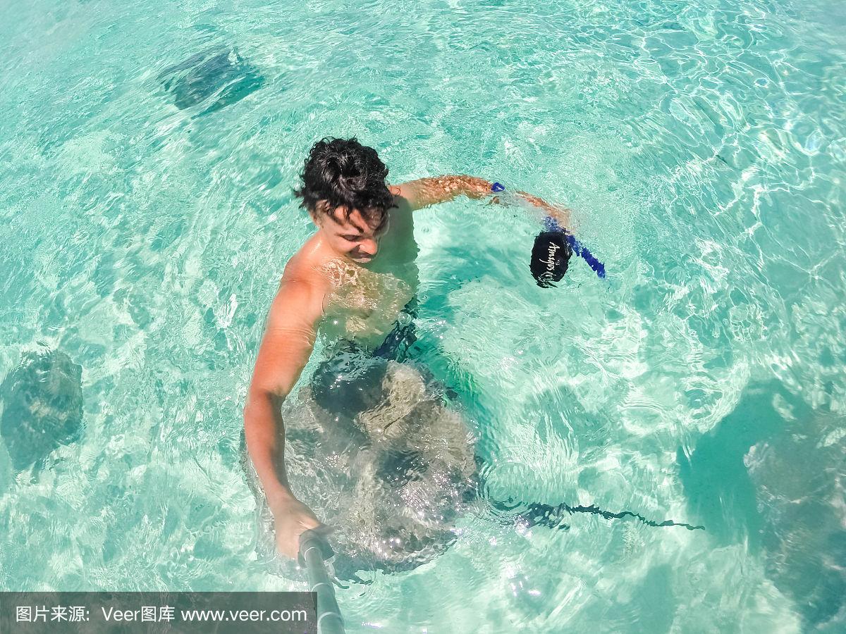 法属波利尼西亚举重选手夺冠 法属波利尼西亚举重选手夺冠