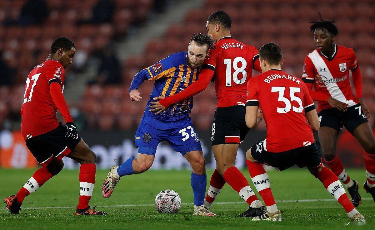 九游体育app-关于门兴格拉德巴赫主场惨败，遭遇三连败的信息