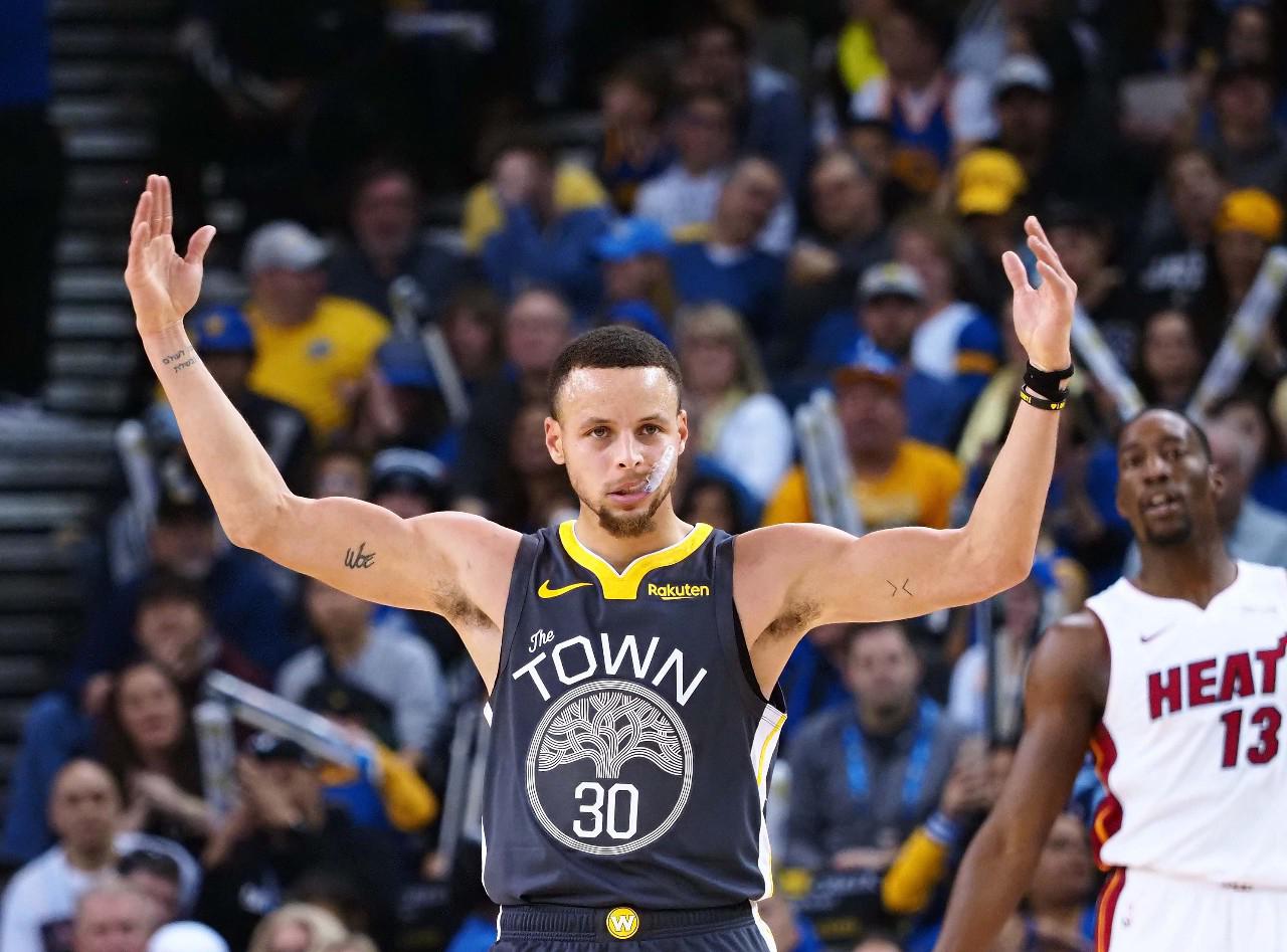 勇士队即将客场挑战独行侠,库里状态神勇的简单介绍 勇士队即将客场挑战独行侠,库里状态神勇的简单介绍