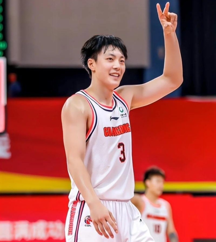 河北男篮年轻球员崭露头角，成重要一员