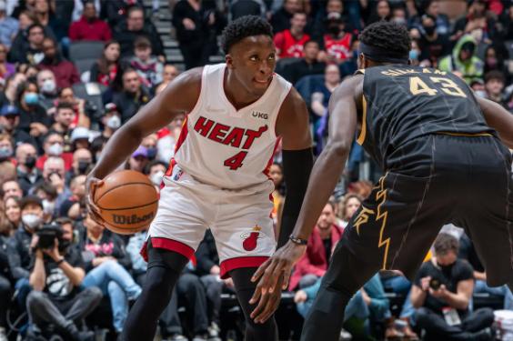 猛龙队大胜公牛队,取得季后赛首胜 猛龙队大胜公牛队,取得季后赛首胜