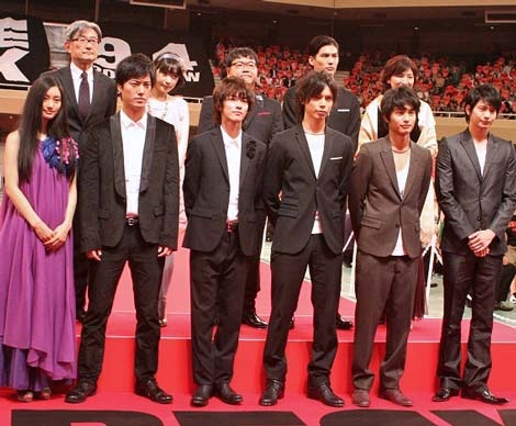 包含风云际会，华彩绽放，精彩球赛引爆全场热情！的词条