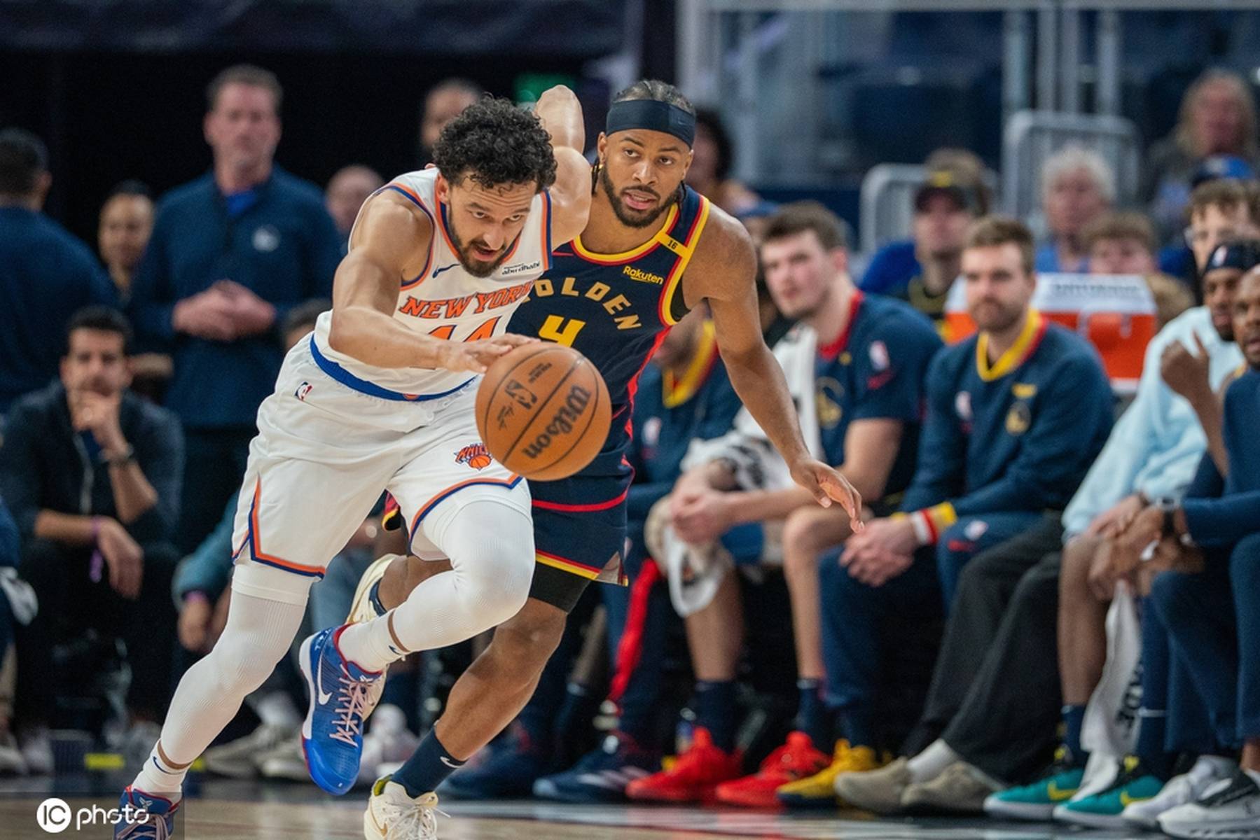 关于勇士三连胜稳居榜首，实力卓绝的信息