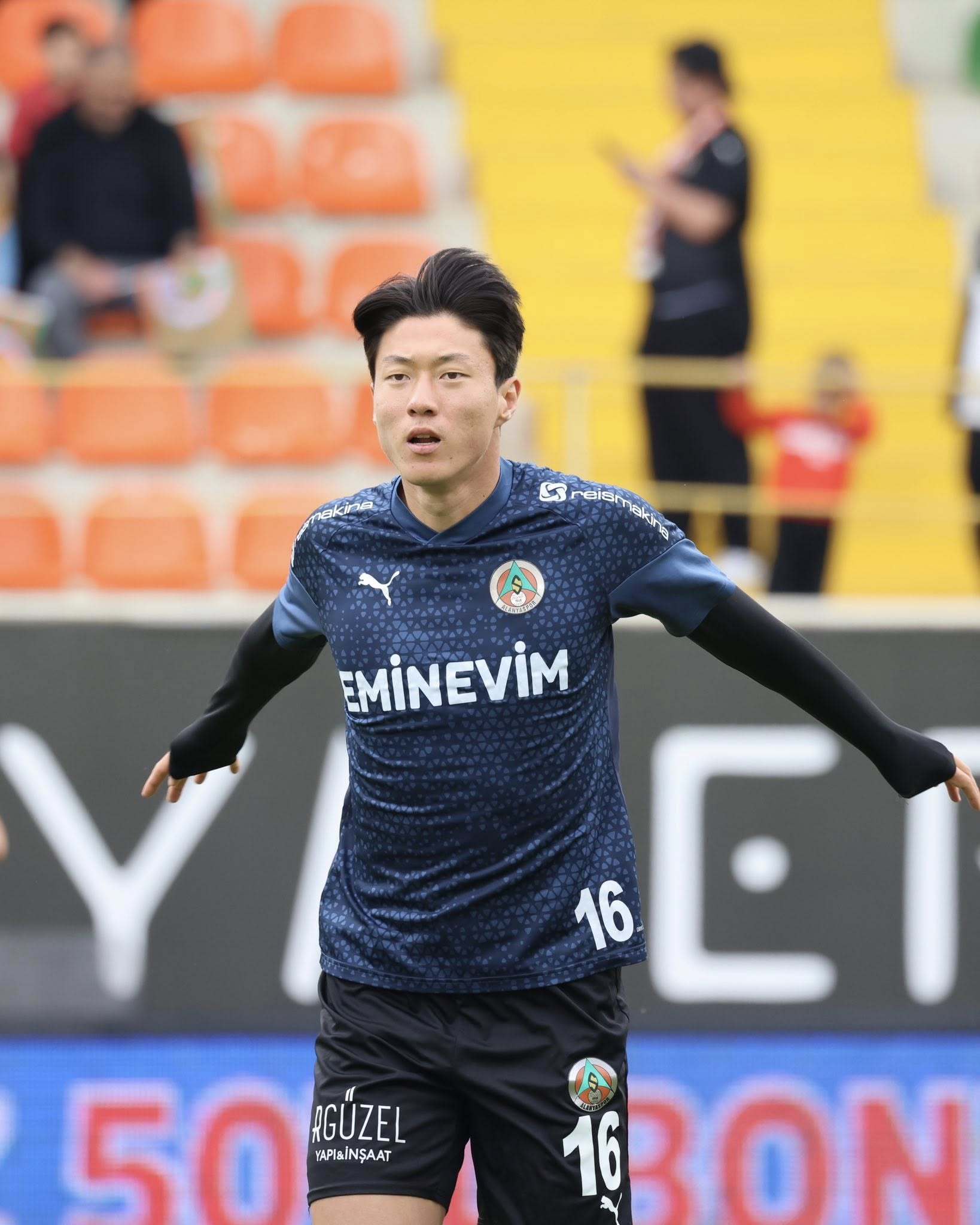 九游体育官方登录入口-韩国队主帅换帅新帅履职