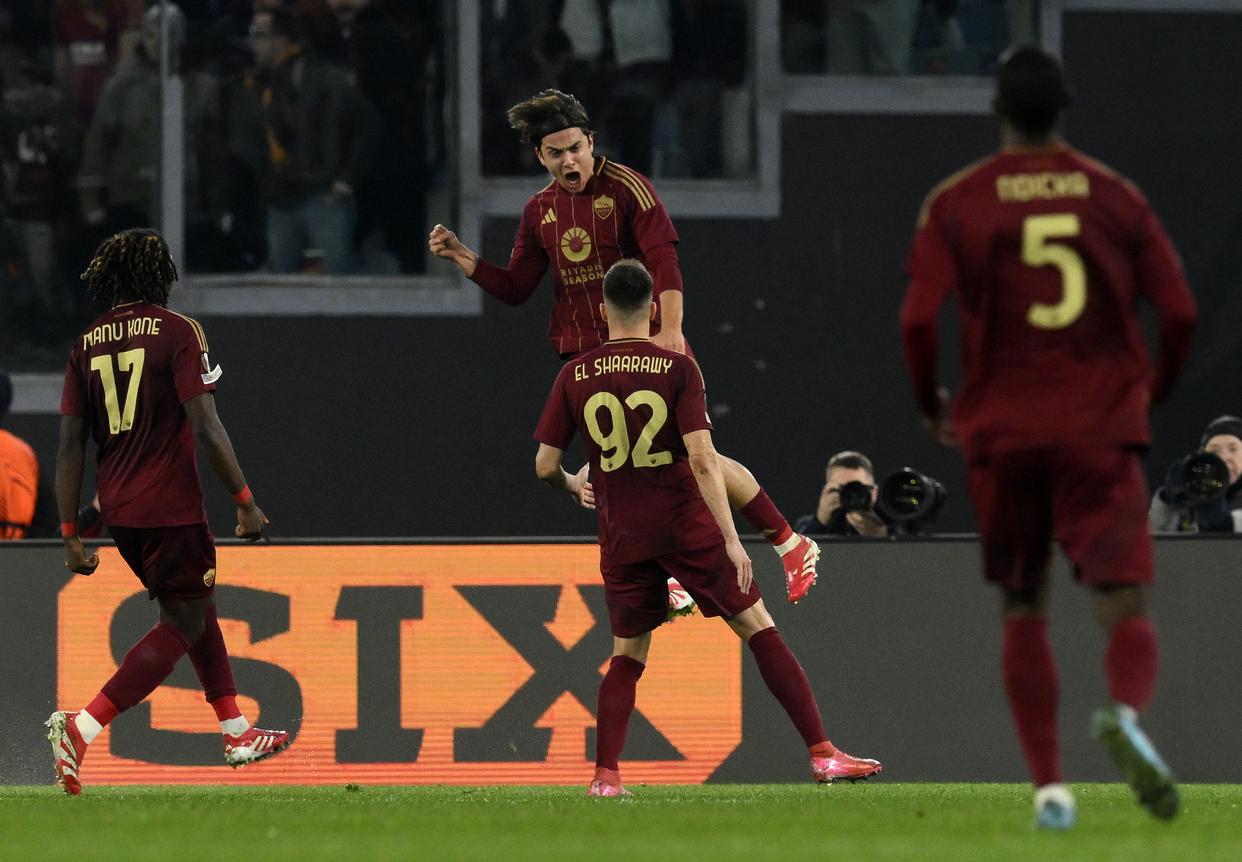 包含波尔多前锋连续进球，球队角逐联赛首位的词条