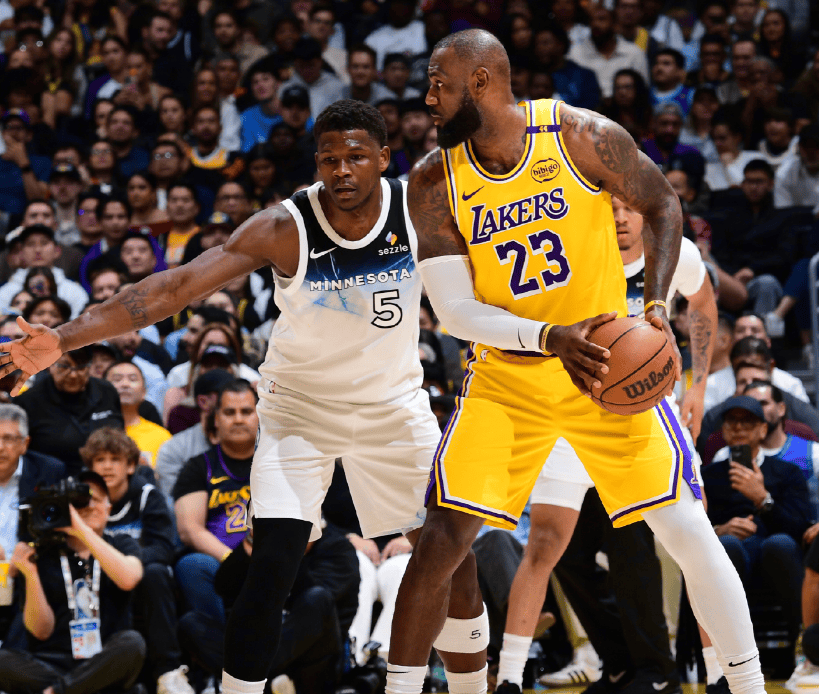 瓦伦西亚士气大振,成功击败对手 瓦伦西亚士气大振,成功击败对手