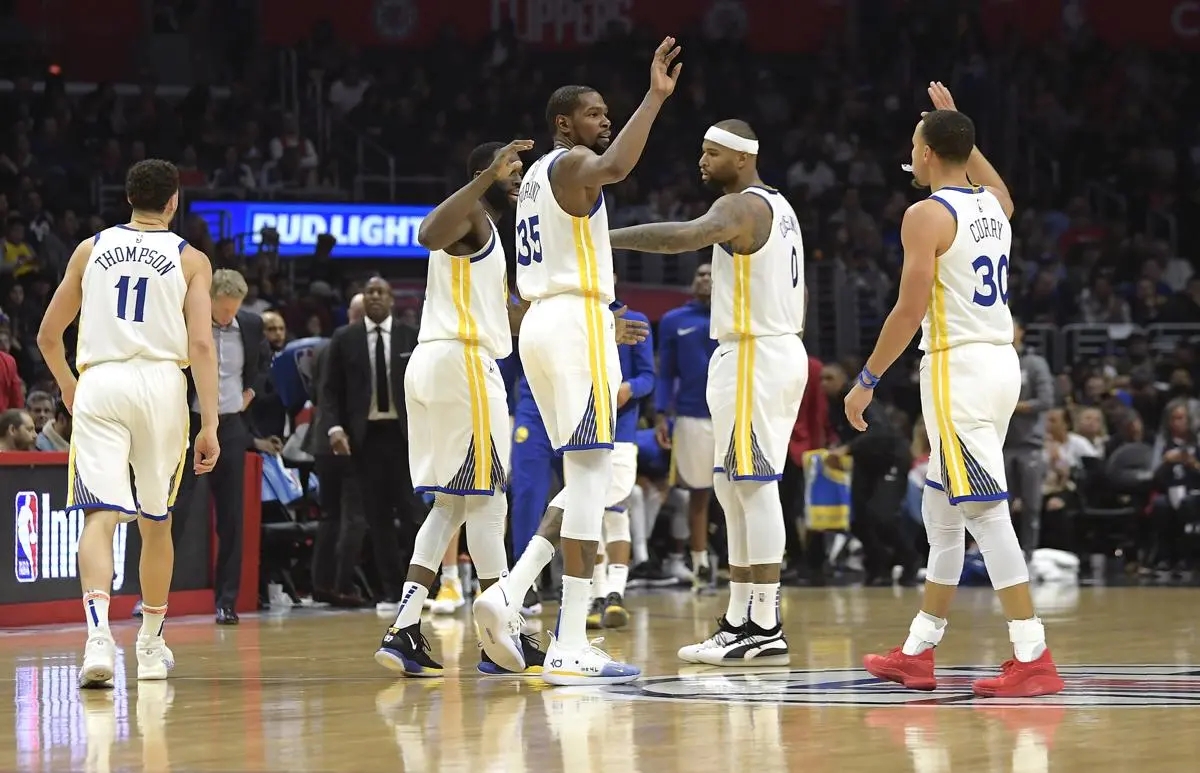 九游体育中国官网-NBA总决赛东区决赛即将揭幕巨头之争