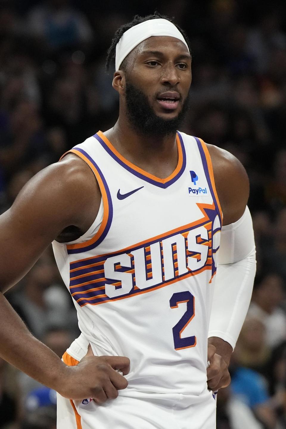 火箭内线力量不足，队长呼吁管理层补强阵容的简单介绍