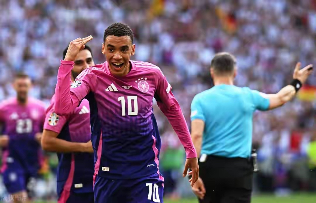 国家足球队在比赛中展现出色配合能力