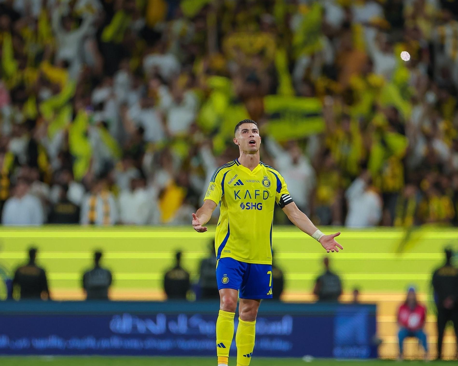 包含沙特利雅得迈步坚实，冠军希望大增！的词条