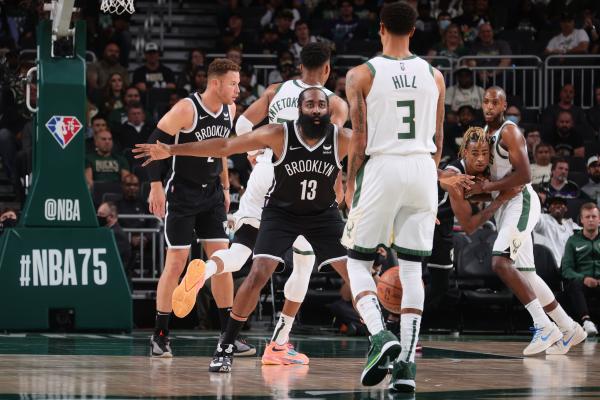 关于雄鹿再度擒下老鹰，卫冕冠军窜升的信息