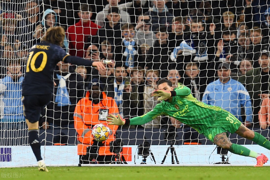 包含曼城惨败法国巨人,遗憾止步欧冠八强的词条 包含曼城惨败法国巨人,遗憾止步欧冠八强的词条