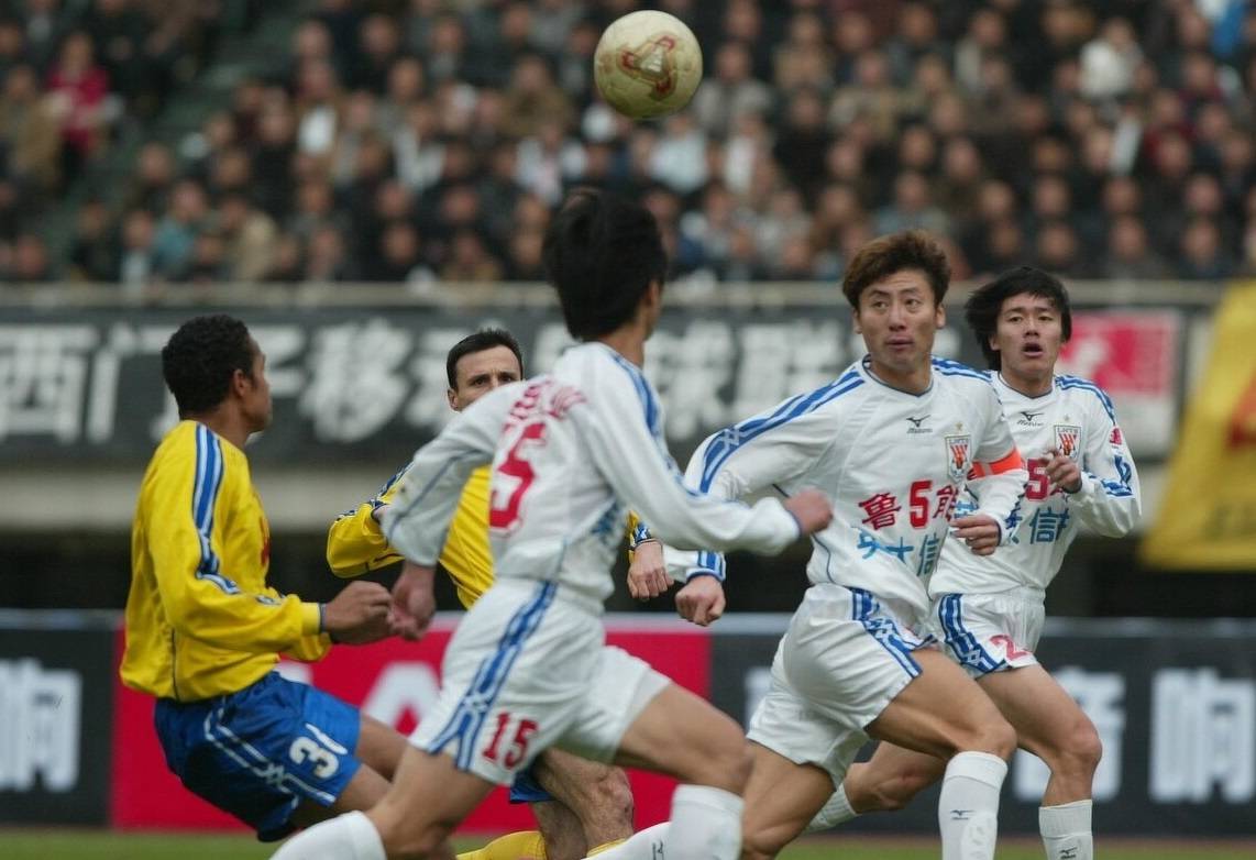 九游体育-名将加盟球队，实力大增引人注目