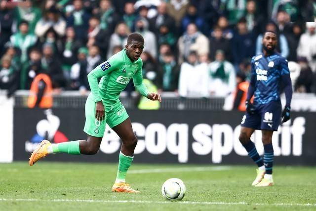 圣埃蒂安主场战平，保持不败