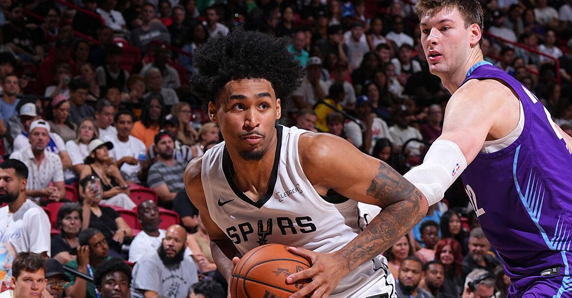 九游体育网页版-爵士主场战胜马刺，开启连胜