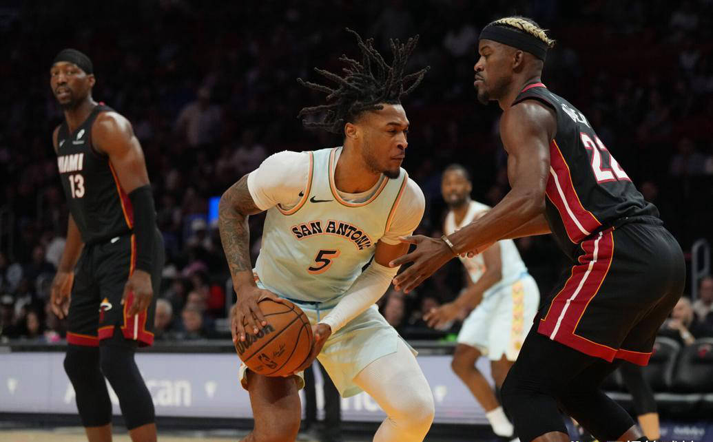 九游体育网页版登录入口-马刺遭遇三连败，季后赛形势堪忧！的简单介绍