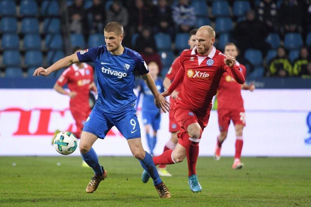 弗赖堡在客场击败对手，积分迈上榜首的简单介绍