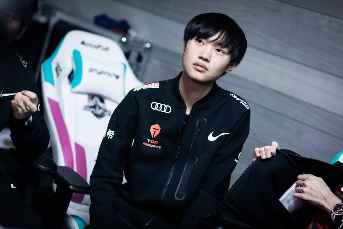 九游体育官方入口-沃尔夫斯堡逆袭豪取七连胜，独占鳌头