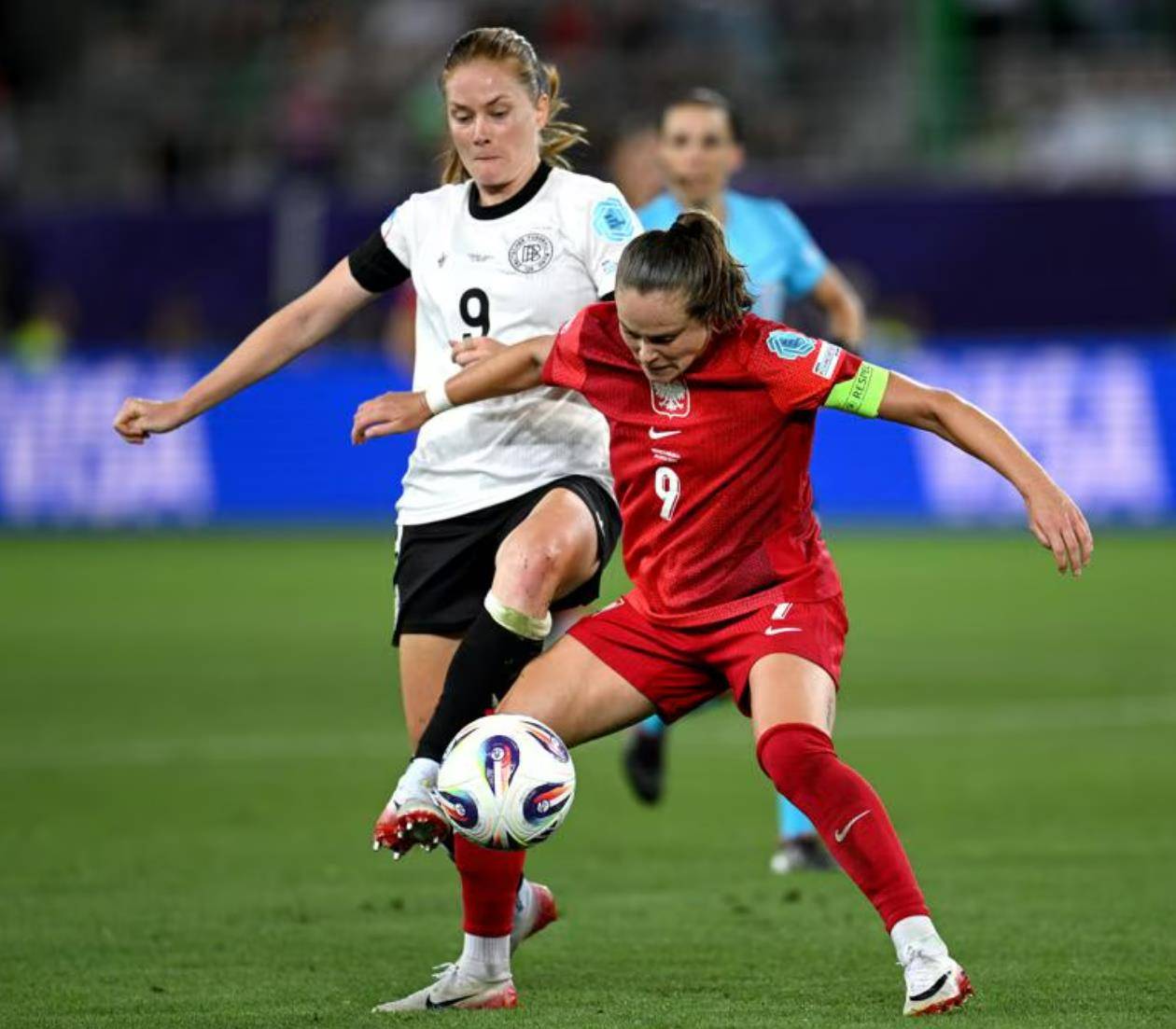 德国女足再次进入决赛，争夺冠军头衔