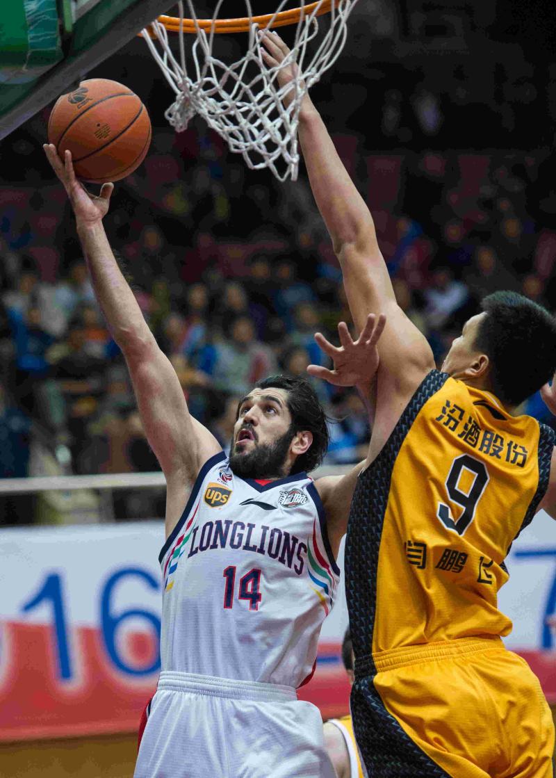 上海队遭遇困境,连续输球状况堪忧 上海队遭遇困境,连续输球状况堪忧