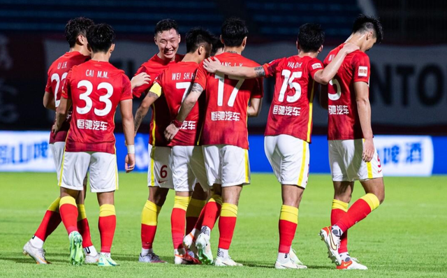 九游体育在线登录-南安普顿步步维持保级班底，阵容完整备战